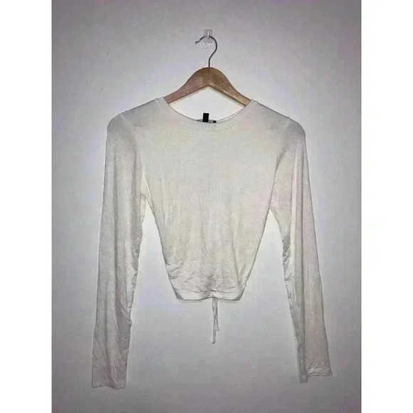 Lulus going back to basics cutout long sleeve crop top Ivory Size M  NWT - Picture 2 of 7